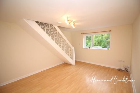 2 Bedroom House - End Terrace - Photo 3