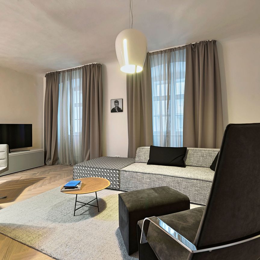 Modernes Wohnen in historischer Biedermeierliegenschaft! Voll möbliertes City-Apartment nächst Kärntner Straße! - Foto 1
