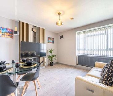 White City Estate, White City, W12 - Photo 2