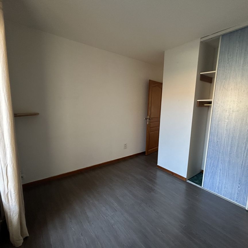 NAGES ET SOLORGUES - Appartement en R+1 T4 de 104m² avec terrasse couverte - Photo 1