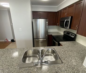 For Lease - 4850 Glen Erin Drive Unit# 1102, Mississauga, Ontario - Photo 4