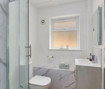 3 bedroom semi-detached house to rent - Photo 5