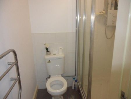 1 bedroom flat to rent - Photo 5
