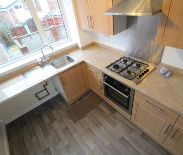 3 bedroom semi-detached house to rent - Photo 6