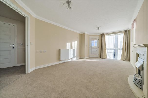 Nicholls Lodge, Bishop’s Stortford - Photo 1