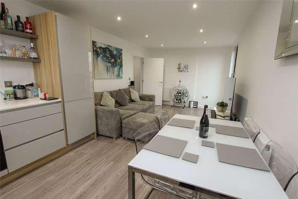 London Road, Leigh-on-sea, Essex, SS9 - Photo 1