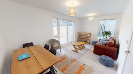 2 bedroom semi-detached house to rent - Photo 2