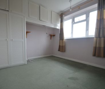 3 bedroom Detached house to rent - Photo 2