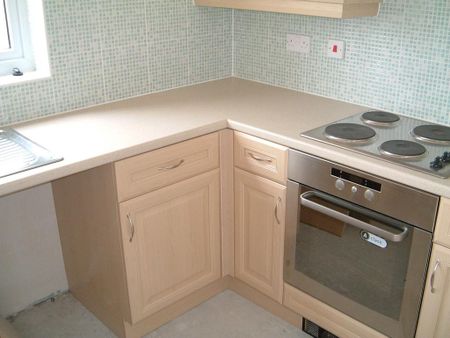 2 bedroom flat to rent - Photo 3