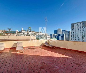 Ático en alquiler temporal con terraza de 80m² cerca del Parc de la... - Photo 1