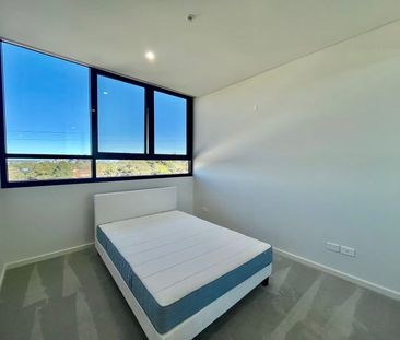 Near New Modern Aesthetic TWO bedroom + Winter Garden apartment in ... - Photo 1