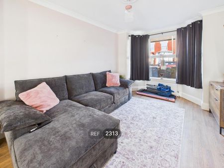 3 bedroom property to rent - Photo 2