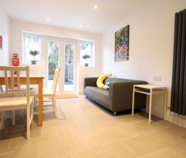 1 bedroom in a house share to rent - Photo 5