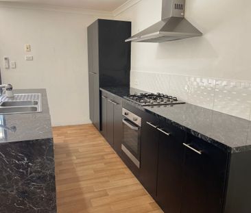 Modern 3 Bedroom Home In Wonthella - Photo 6
