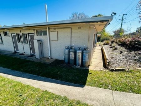 1/184 Donnelly Street, Armidale NSW 2350 - Photo 5