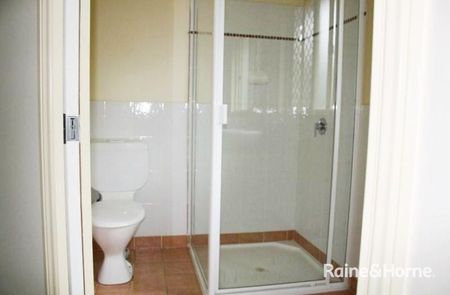 3 Bedroom Townhouse with air conditioning and pool in complex - Photo 4