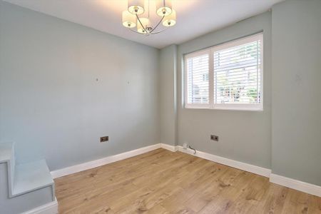4 bedroom terraced house to rent - Photo 3