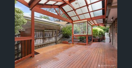 Elevated Family Living in a Peaceful Position - Photo 5