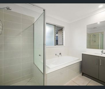 Modern, Low-Maintenance Living in Prime Spring Mountain Location - Photo 5