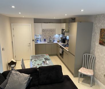 Modern 2 bed ground floor apartment to let in Camberley - Photo 6