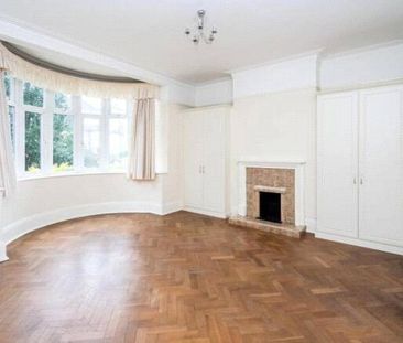 3 bedroom flat to rent - Photo 3