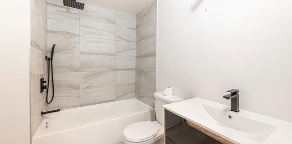 Beau 3 1/2 à Mascouche - Photo 2