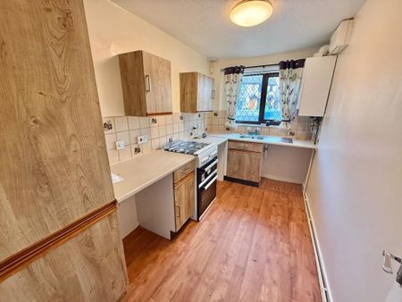 1 bedroom ground floor flat to rent - Photo 4