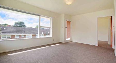 Tidy two bedroom unit - Photo 5