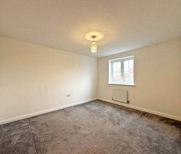 4 bedroom detached house to rent - Photo 2