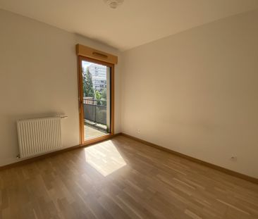 Location Appartement 2 pièces 46m² STE FOY LES LYON 69110 - Photo 5