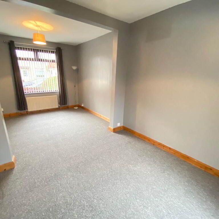 32 Strandburn Park, Belfast, BT4 1ND - Photo 1