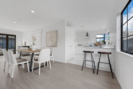 Charming Remuera 3BR & 2BTH Stand-alone house! - Photo 2