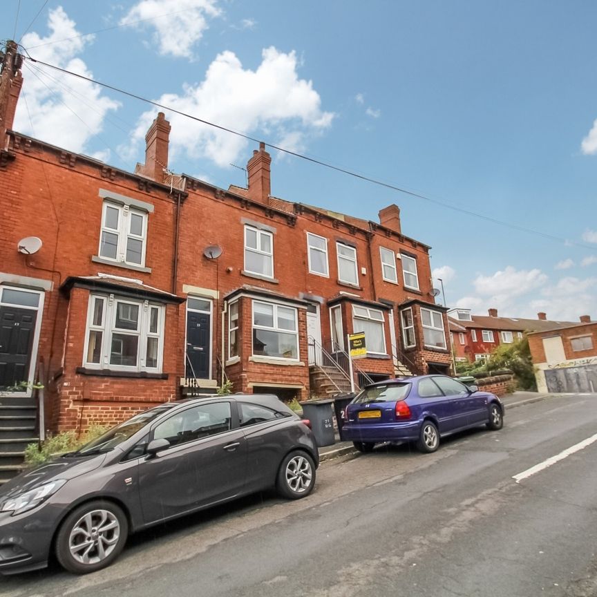 BILLS INCLUDED – Wetherby Grove, Burley, Leeds, LS4 - Photo 1