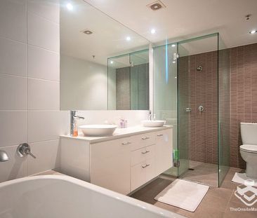 Unfurnished Broadbeach River Front - Photo 1