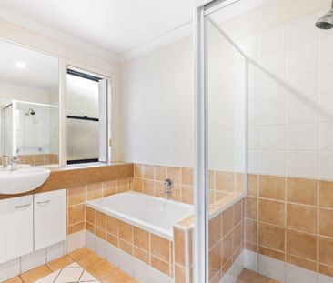 Spacious 3-Bedroom Home in Prime Noosa Location – Walk to River, Ya... - Photo 5