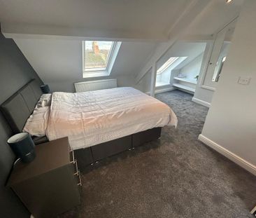 1 bedroom in a house share to rent - Photo 2