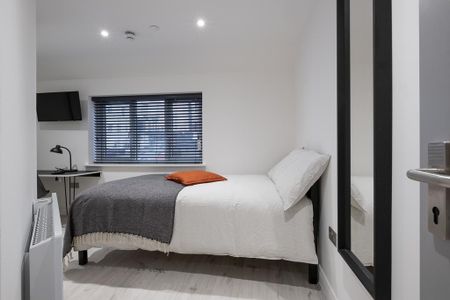 6 bedroom house of multiple occupation to rent - Photo 4