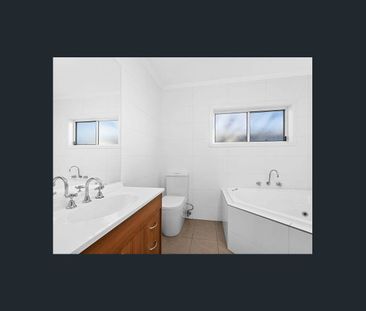 Appealing home on large lot - Photo 3