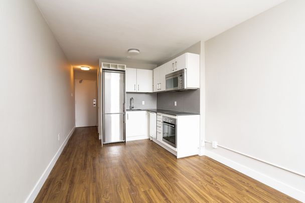 798 Richmond Street West - Photo 1