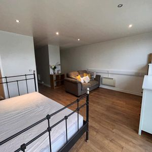 Studio to rent - Photo 2