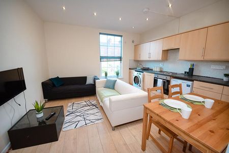 4 bedroom maisonette to rent - Photo 2