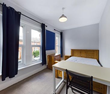 3 bedroom terraced house to rent - Photo 4