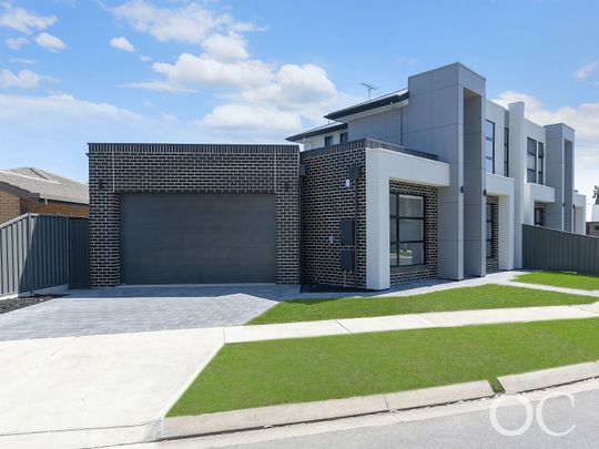 Open the Door To Contemporary Coastal Luxury - Photo 1