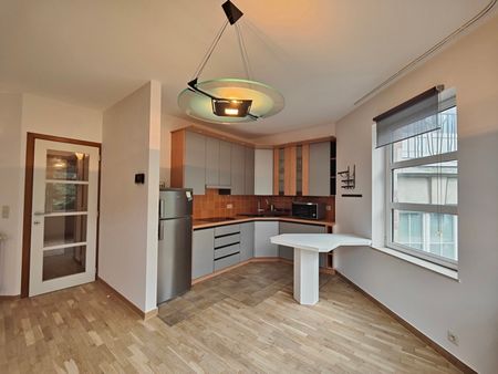Appartement - à louer - Photo 2