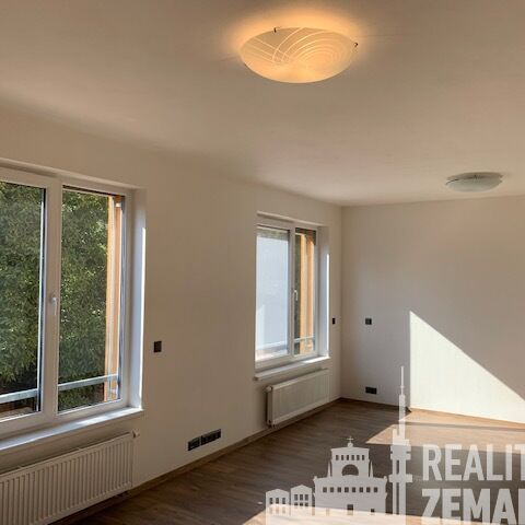 Pronájem bytu 1+kk a garsoniéry 38 m², Hanusova , Praha - Photo 1
