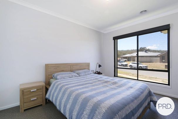 BEAUTIFUL 4 BEDROOM HOME! - Photo 1