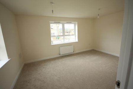 3 bedroom detached house to rent - Photo 3