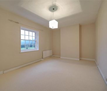 6 bedroom detached house to rent - Photo 5