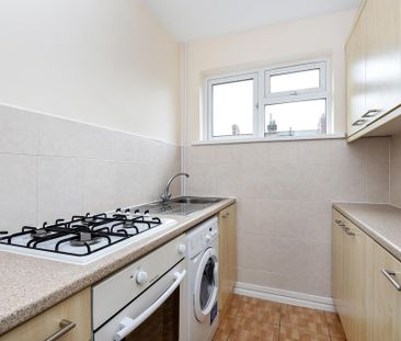 2 bedroom flat to rent - Photo 6