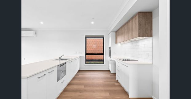 Modern Accessible Home with 3 Beds & 3 Baths - Photo 1